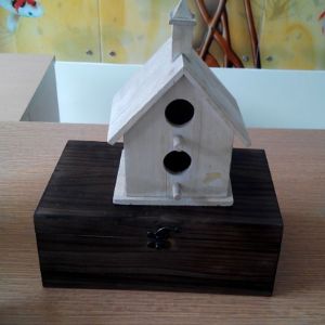 木制鸟屋